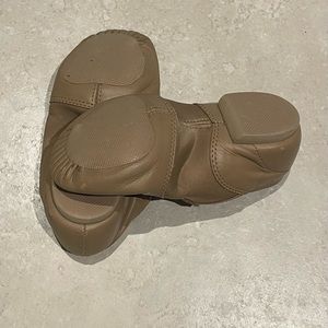 Capezio "E" Series EJ2C Jazz Slip On - size 3 1/2